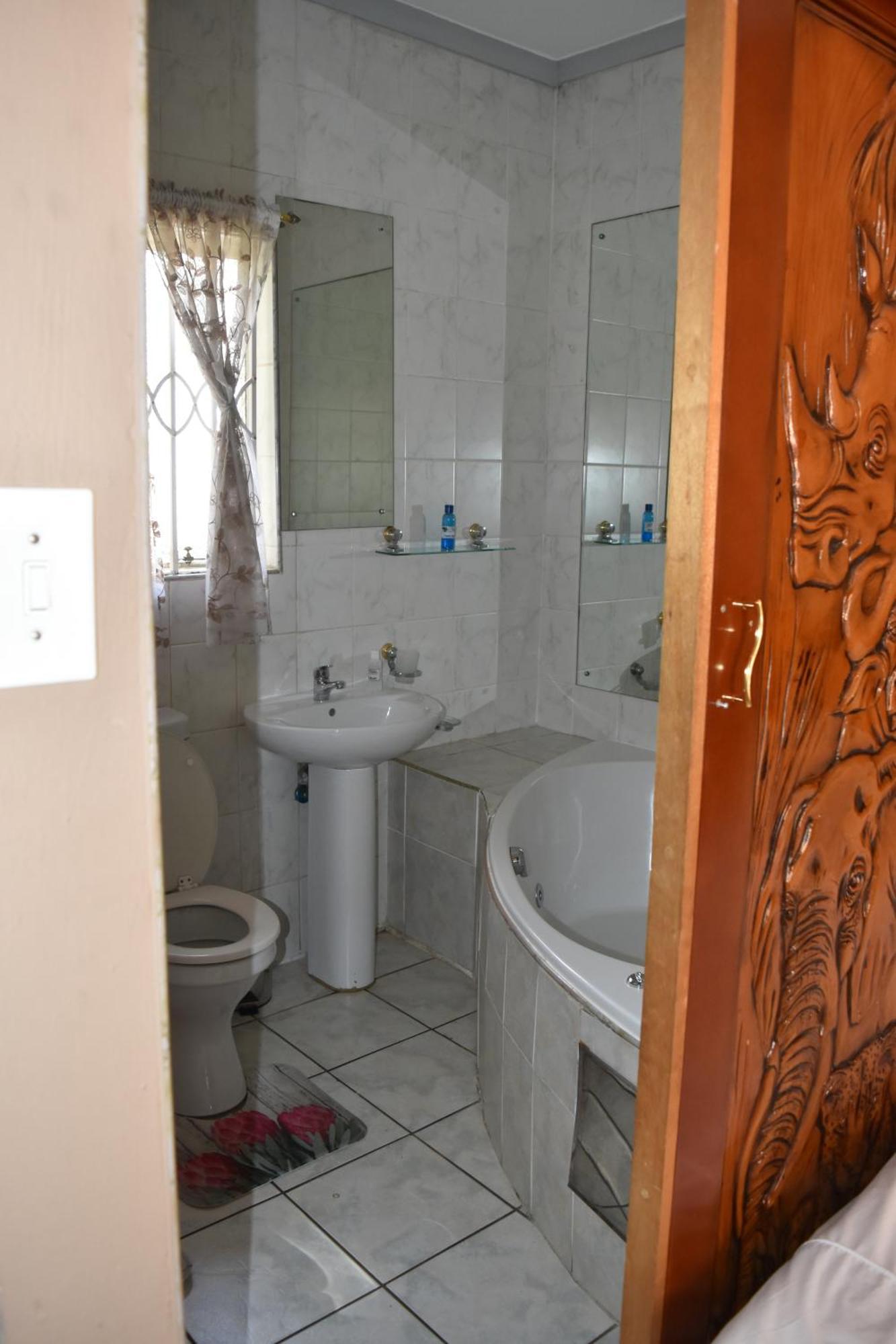 African Elephant Guesthouse Germiston Exteriör bild